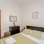Apartment With Parking Space - 22930