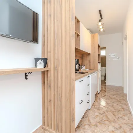 With Parking Space - 22930 Вир